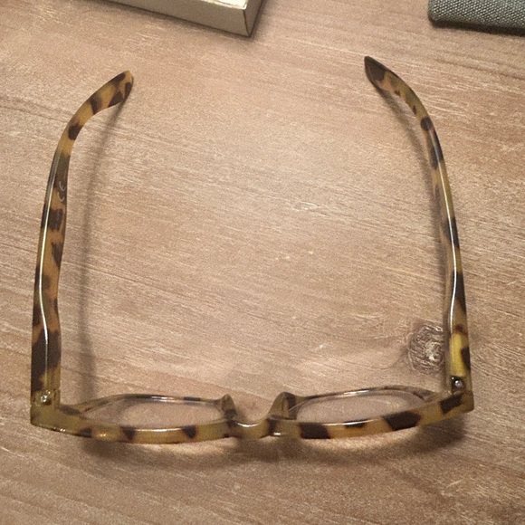 Peepers Sandstone Readers ⭐️ - Picture 4 of 6